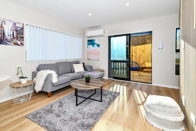 Papatoetoe's Stylish New Built - Prime Location